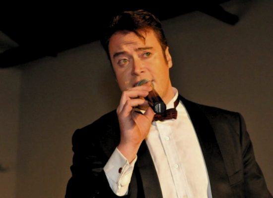 Dr. Bogarde actuando en Geras de Gordón