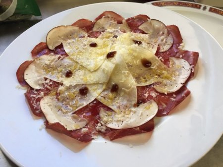 Carpaccio de boletus con Cecina de León 