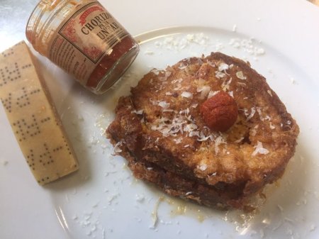 Torrija de Chorizo y Parmesano