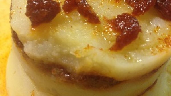 Pastel de puré de patata con crema de chorizo para untar